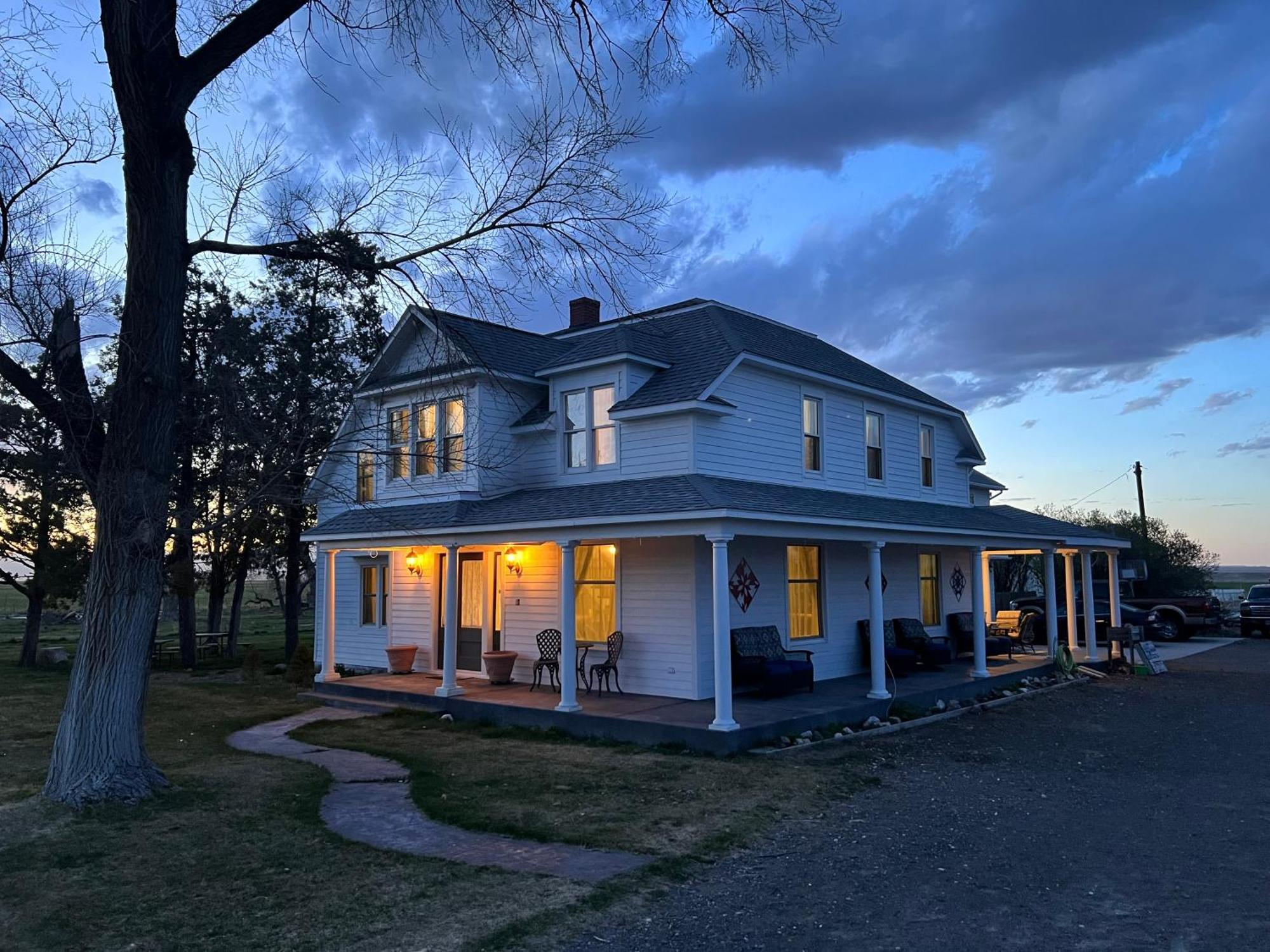 Hudson House Bed And Breakfast Wheatland ภายนอก รูปภาพ